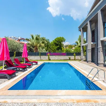 Willa Sleeps 6 Pool Air Con Wifi *