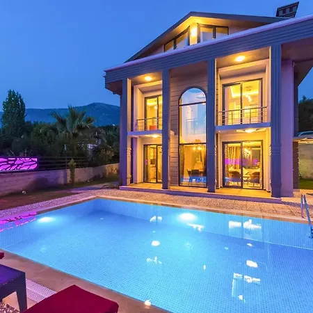 Sleeps 6 Pool Air Con Wifi Willa *